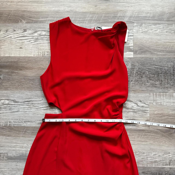 dresses - Picture 5 of 8